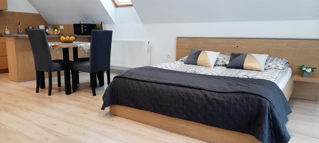 Apartamenty U Piotra Чарны-Дунаец Экстерьер фото
